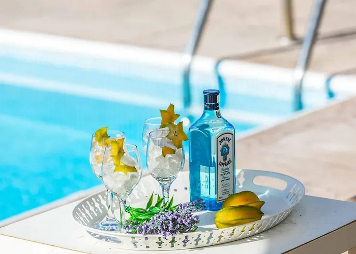 Villa White Daisy Peyia