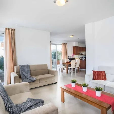 Villa White Daisy Peyia