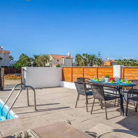 Villa White Daisy Peyia