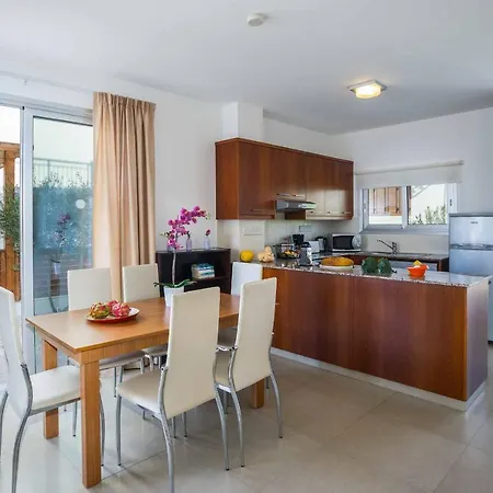 Villa White Daisy